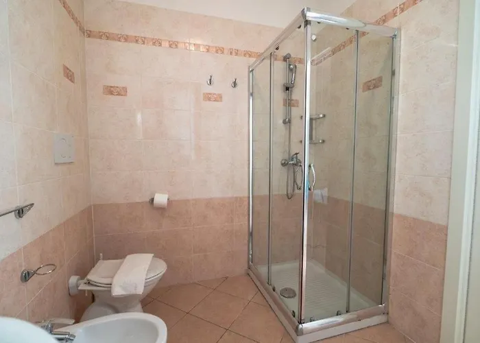 Cara Albarella Island