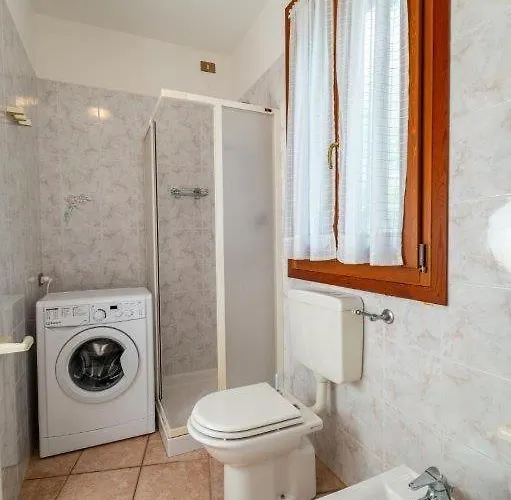 Cara Albarella Island