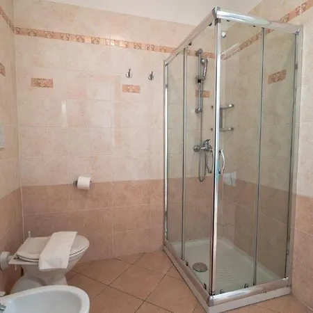 Cara Albarella Island