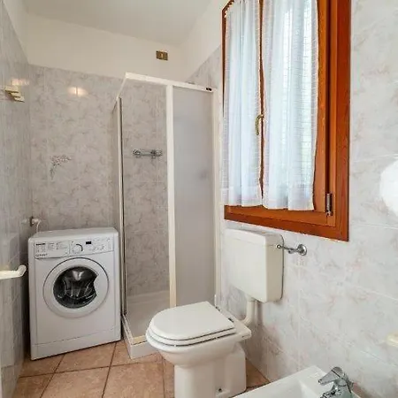 Cara Albarella Island