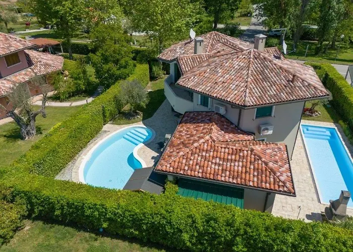 Cara Albarella Island